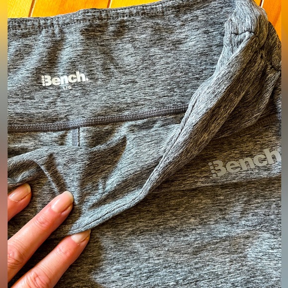 (2/$50) Bench Legging Capris - Picture 1 of 5